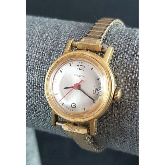Vintage Timex Women's Gold-Tone Stainless Steel Thin Strap Ladies Watch - Picture 1 of 8